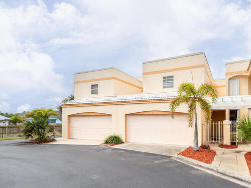 2276 Venetia Place  Indialantic, FL 32903