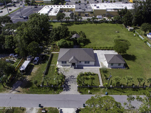 7325 Livingstone Lane  Melbourne, FL 32904