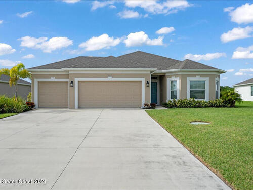 8342 Laguna Circle  Micco, FL 32976
