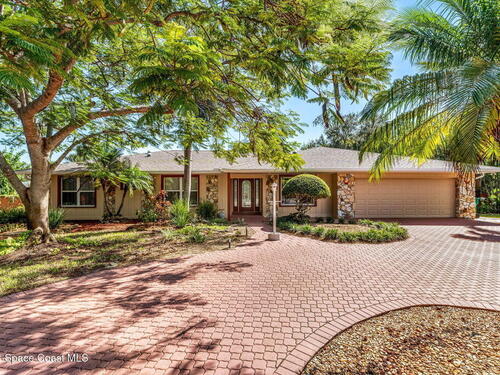 4 Colonial Way  Indian Harbour Beach, FL 32937