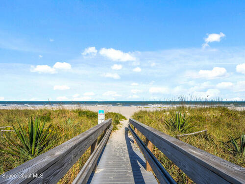 8700 Ridgewood Avenue Unit #204b Cape Canaveral, FL 32920