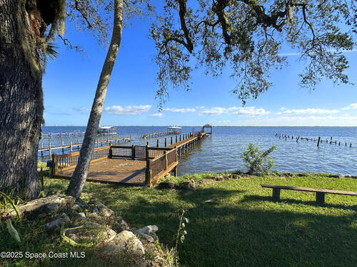 3945 Indian River Drive  Cocoa, FL 32926