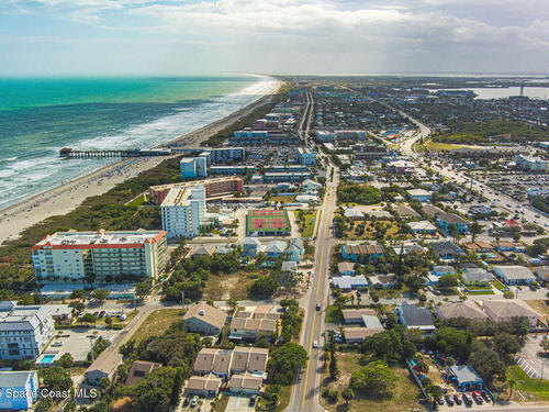 327 Wilson Avenue  Cocoa Beach, FL 32931