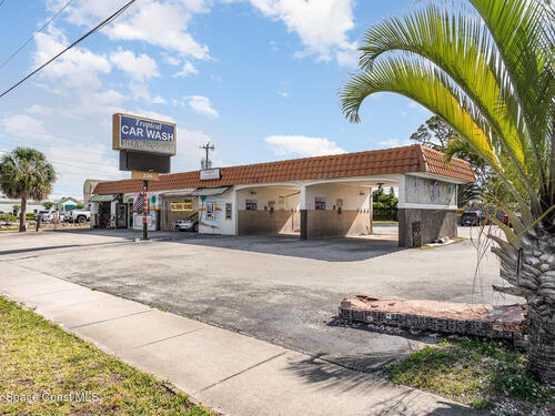 226 Courtenay Parkway  Merritt Island, FL 32952