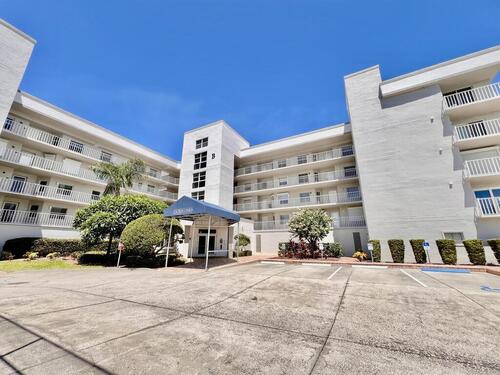 8700 Ridgewood Avenue Unit #Ph 10b Cape Canaveral, FL 32920