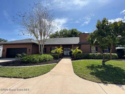 572 Lake Ashley Circle  Melbourne, FL 32904
