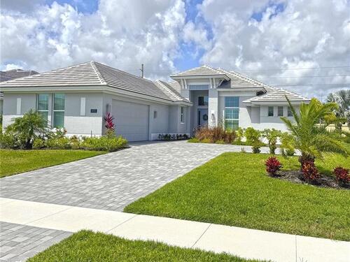 5733 Bent Pine Sq Square  Vero Beach, FL 32967
