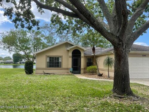 6946 Hammock Lakes Drive  Melbourne, FL 32940