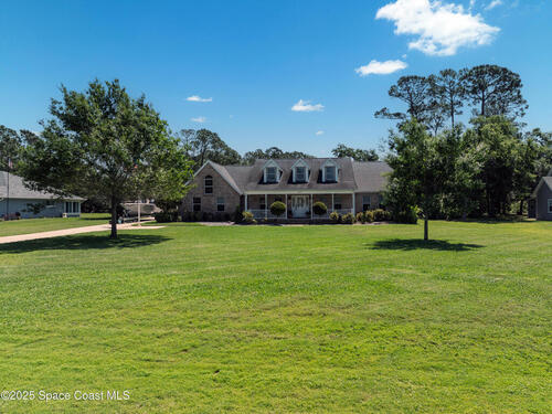 5670 Bob White Trail  Mims, FL 32754