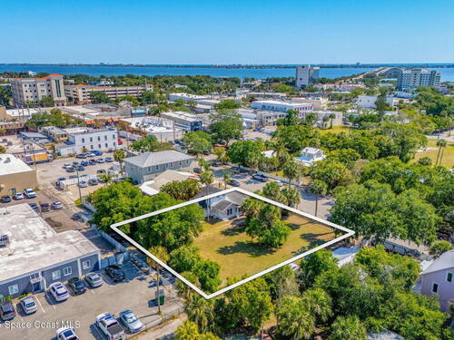 2106						Vernon						Place												Melbourne, FL						32901