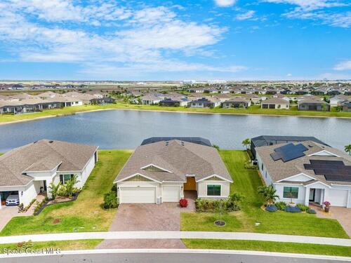 1082 Great Belt Circle  Melbourne, FL 32940