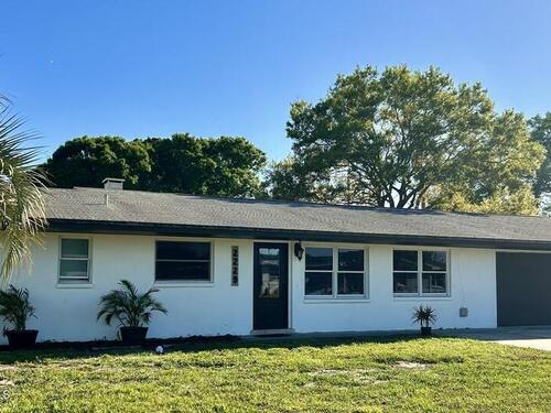 2229 Lakeview Dr Drive  Melbourne, FL 32935