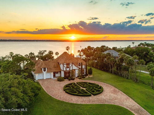 7021 Tropical Trail  Merritt Island, FL 32952
