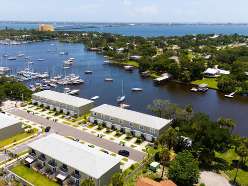 913						Paddleboard						Court												Melbourne, FL						32935
