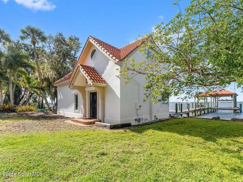 10285						Tropical						Trail												Merritt Island, FL						32952