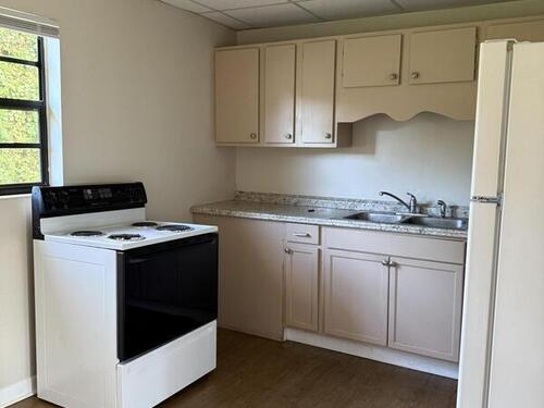 120						Laurel Oak						Street												Melbourne, FL						32904