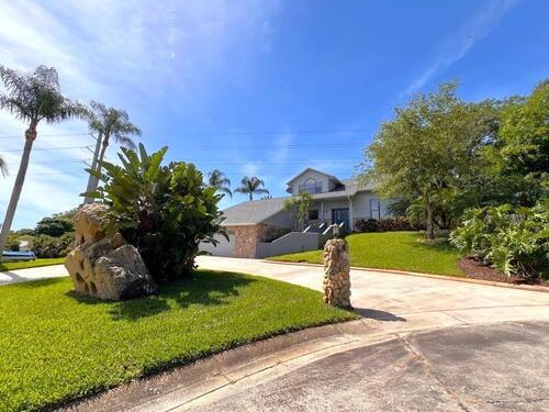 9						Point View						Place												Cocoa, FL						32926