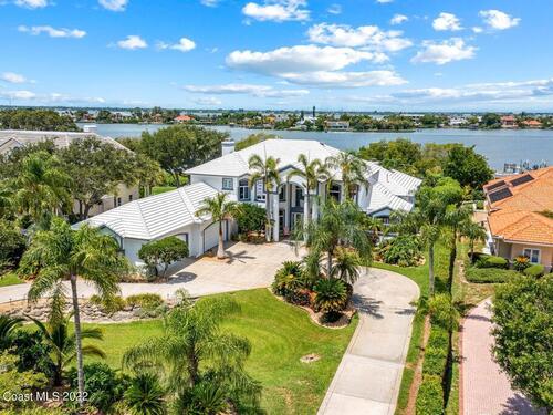 113 Lansing Island Drive  Indian Harbour Beach, FL 32937
