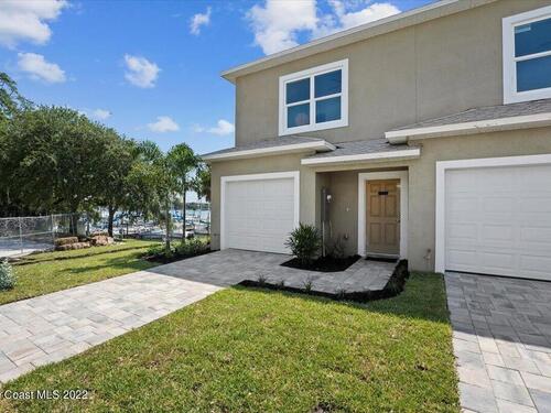853 Paddleboard Court  Melbourne, FL 32935