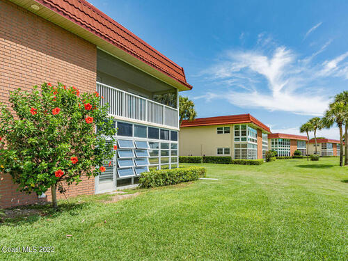 97 Springlake Drive Unit #203 Vero Beach, FL 32962