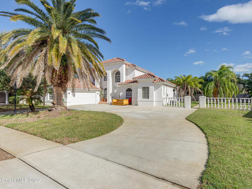 385 Newport Drive  Indialantic, FL 32903