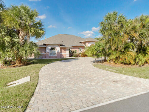 4088 Snowy Egret Drive  Melbourne, FL 32904