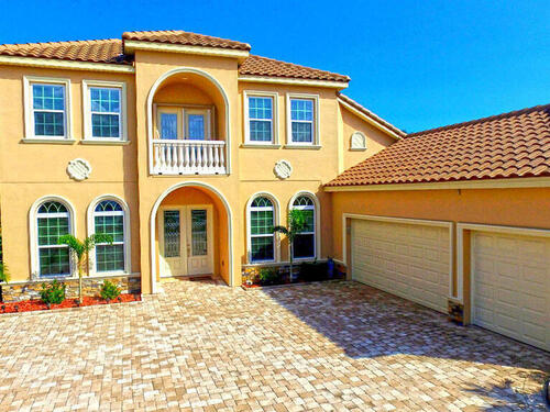 1182 Tralee Bay Avenue  Melbourne, FL 32940