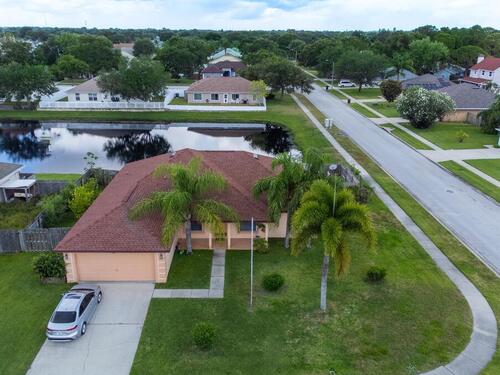 1033 Kingfisher Way  Rockledge, FL 32955