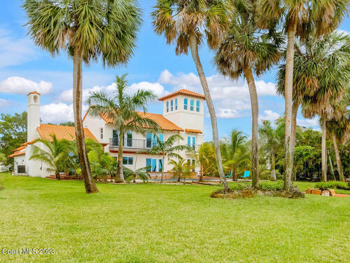 2230 Riverside Drive  Indialantic, FL 32903