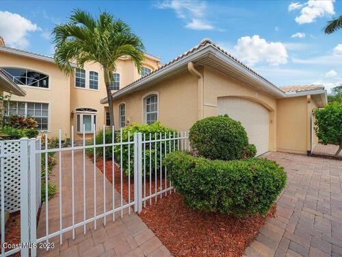 513 Island Court  Indian Harbour Beach, FL 32937