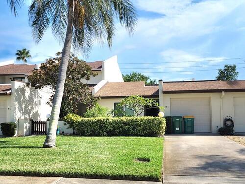 533 Summerset Court  Indian Harbour Beach, FL 32937