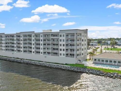 1825 Riverside Drive Unit #309 Titusville, FL 32780