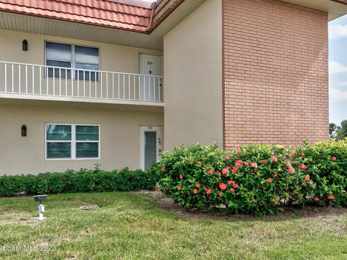 55 Woodland Drive Unit #101 Vero Beach, FL 32962