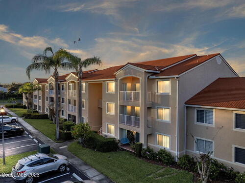 1590 42nd Circle Unit #203 Vero Beach, FL 32967